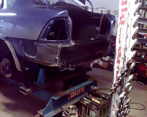 Autoservis opravy karosérií - modulová rovnací stolice Celette 